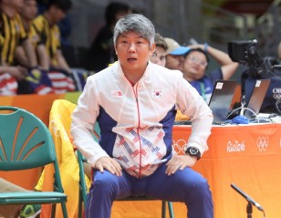 History Made as China Signs Up Korean Coaches